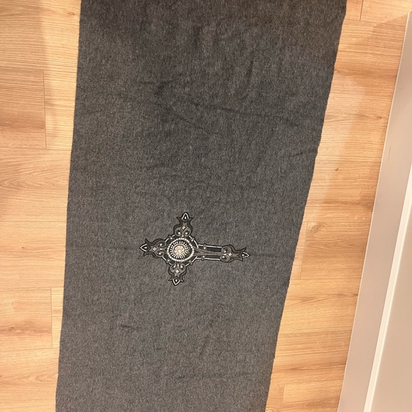 Dreams Cashmere pashmina with Swarovski crystals - Picture 3 of 6